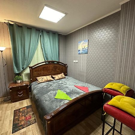 Ararat-Poznyaki Hostel Kijów Zewnętrze zdjęcie