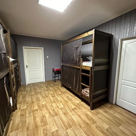 Ararat-Poznyaki Hostel Kijów Zewnętrze zdjęcie