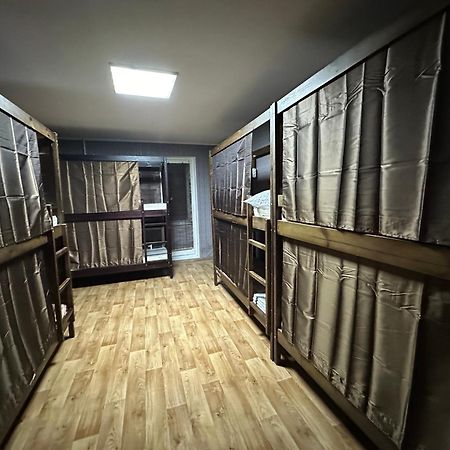 Ararat-Poznyaki Hostel Kijów Zewnętrze zdjęcie